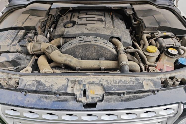 Used Land Rover Discovery 2014 3.0 SDV6 HSE Diesel Edition Engine Bay
