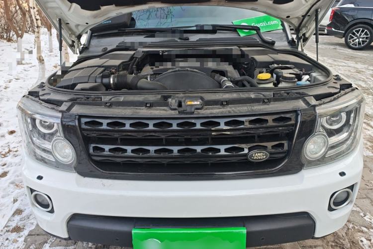 Used Land Rover Discovery 2014 3.0 SDV6 HSE Diesel Edition Engine Bay