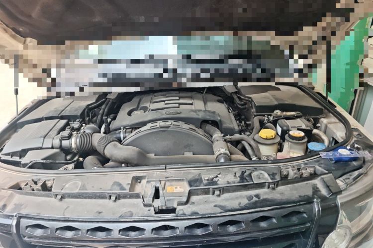 Used Land Rover Discovery 2014 3.0 SDV6 HSE Diesel Edition Engine Bay