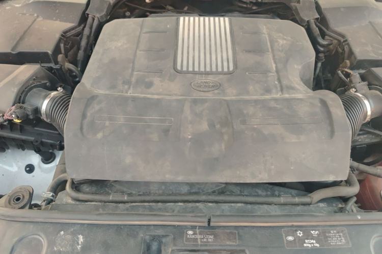 Used Land Rover Discovery  Engine Bay