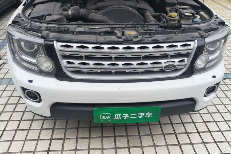 Used Land Rover Discovery 2014 3.0 SDV6 HSE Diesel Edition Engine Bay
