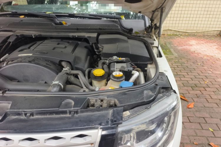 Used Land Rover Discovery 2014 3.0 SDV6 HSE Diesel Edition Engine Bay Left