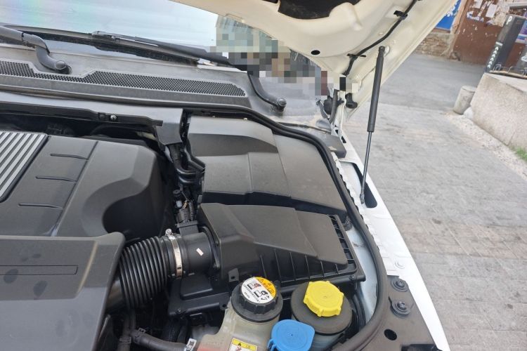 Used Land Rover Discovery 2014 3.0 SC V6 HSE Luxury Engine Bay Left