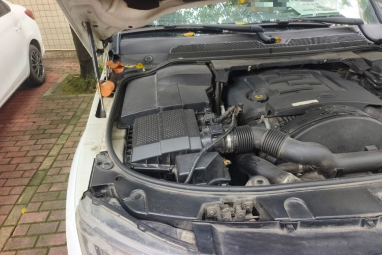 Used Land Rover Discovery 2014 3.0 SDV6 HSE Diesel Edition Engine Bay Right