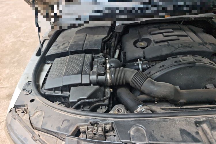 Used Land Rover Discovery 2014 3.0 SDV6 HSE Diesel Edition Engine Bay Right