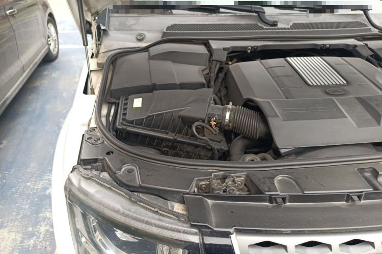 Used Land Rover Discovery 2014 3.0 SC V6 SE Engine Bay Right