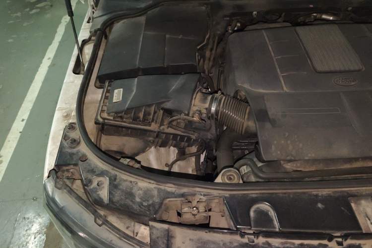 Used Land Rover Discovery 2014 3.0 SC V6 HSE Luxury Engine Bay Right