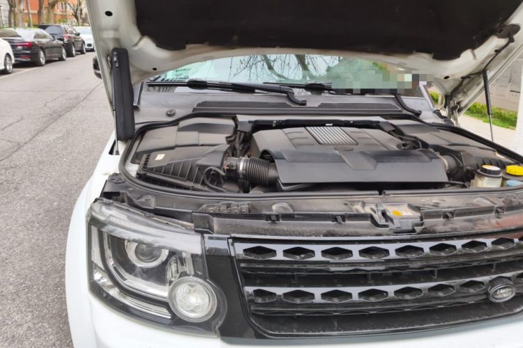 Used Land Rover Discovery 2014 3.0 SC V6 HSE Engine Bay Right