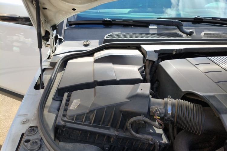 Used Land Rover Discovery 2014 3.0 SC V6 SE Engine Bay Right