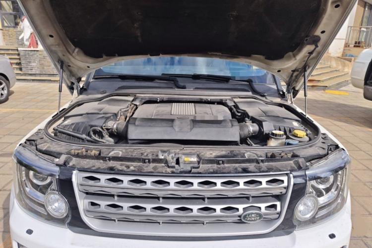 Used Land Rover Discovery 2014 3.0 SC V6 HSE Luxury Engine Bay
