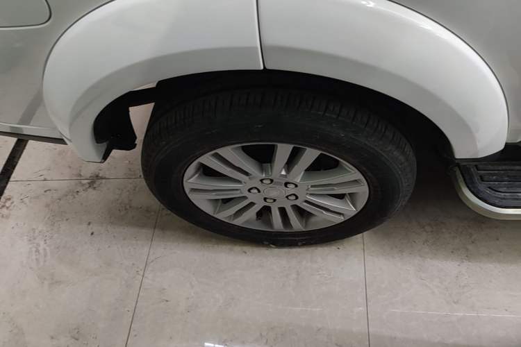 Used Land Rover Discovery 2014 3.0 SC V6 HSE Exterior 5