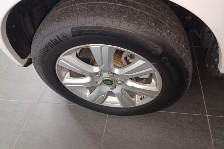 Used Land Rover Discovery 2014 3.0 SC V6 SE Exterior 7