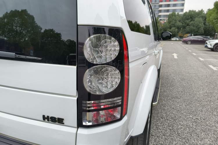 Used Land Rover Discovery 2014 3.0 SC V6 HSE Exterior 8