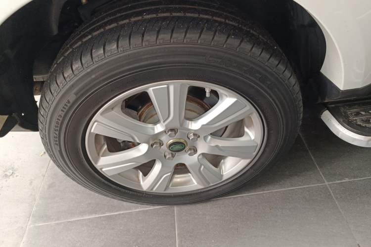 Used Land Rover Discovery 2014 3.0 SC V6 SE Exterior 8