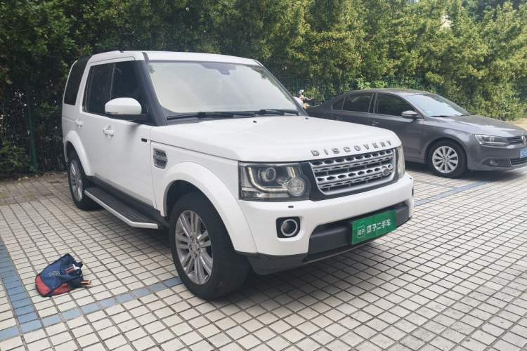 Used Land Rover Discovery 2014 3.0 SDV6 HSE Diesel Edition Front Right 45 Deg
