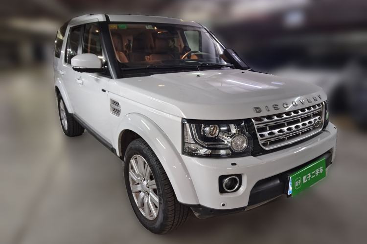 Used Land Rover Discovery 2014 3.0 SDV6 HSE Diesel Edition Front Right 45 Deg