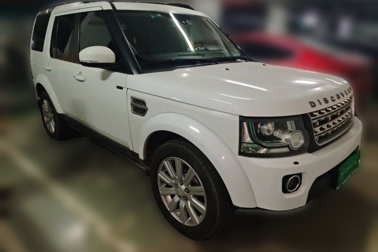 Used Land Rover Discovery 2014 3.0 SC V6 HSE Luxury Front Right 45 Deg