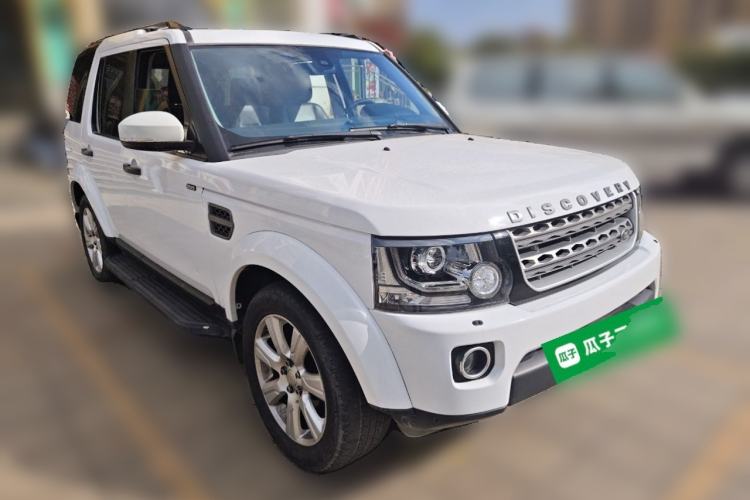 Used Land Rover Discovery 2014 3.0 SC V6 HSE Luxury Front Right 45 Deg