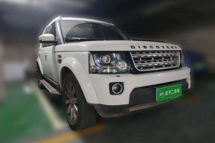 Used Land Rover Discovery 2014 3.0 SDV6 HSE Diesel Edition Front Right 45 Deg