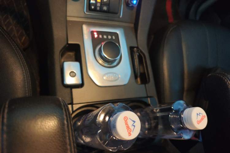 Used Land Rover Discovery 2014 3.0 SDV6 HSE Diesel Edition Gear Lever