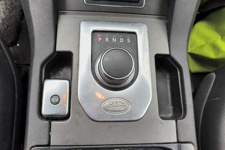 Used Land Rover Discovery 2014 3.0 SC V6 SE Gear Lever