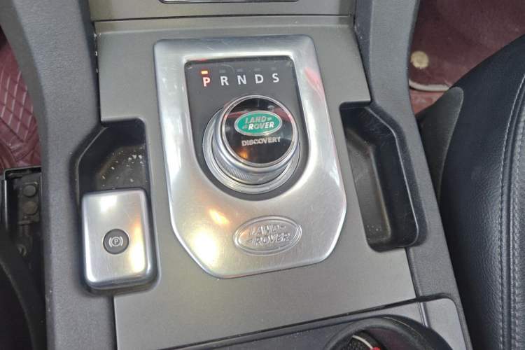 Used Land Rover Discovery 2014 3.0 SDV6 HSE Diesel Edition Gear Lever