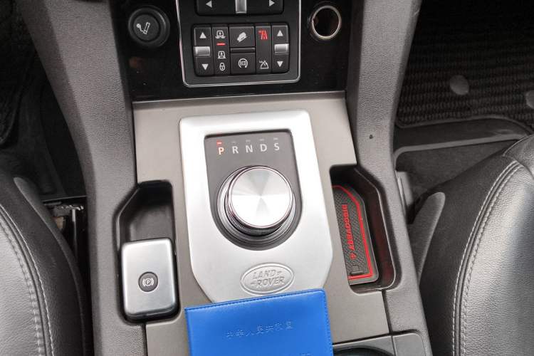 Used Land Rover Discovery 2014 3.0 SC V6 HSE Luxury Gear Lever