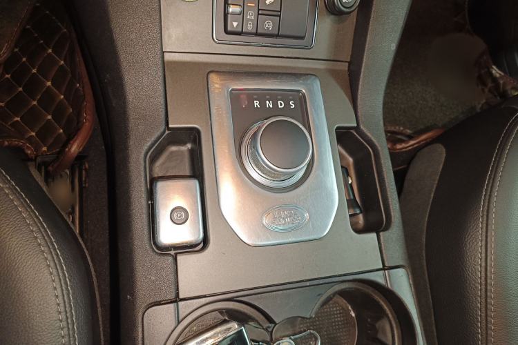 Used Land Rover Discovery 2014 3.0 SC V6 SE Gear Lever