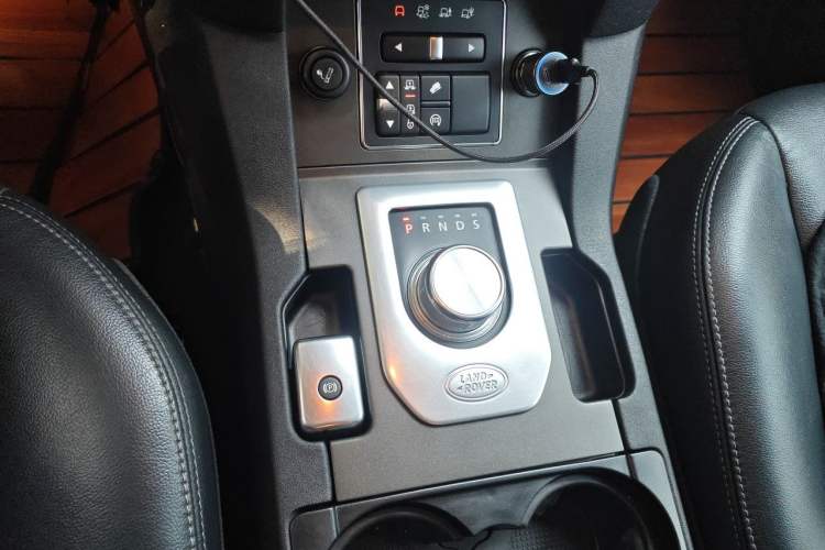 Used Land Rover Discovery 2014 3.0 SC V6 HSE Gear Lever