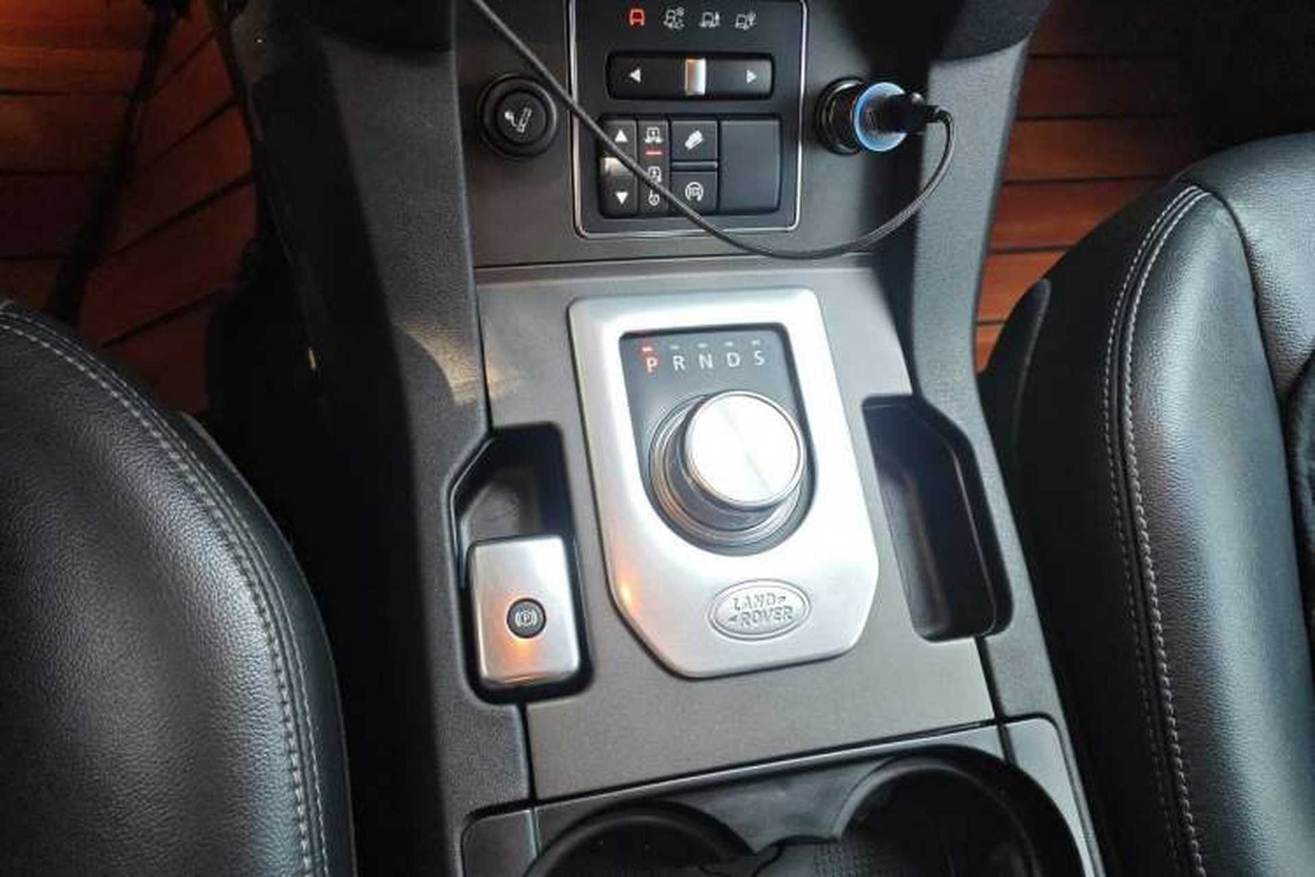 Used Land Rover Discovery 2014 3.0 SC V6 HSE Gear Lever