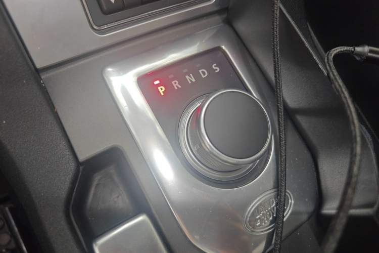 Used Land Rover Discovery 2014 3.0 SC V6 HSE Luxury Gear Lever