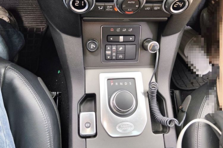 Used Land Rover Discovery 2014 3.0 SDV6 HSE Diesel Edition Gear Lever