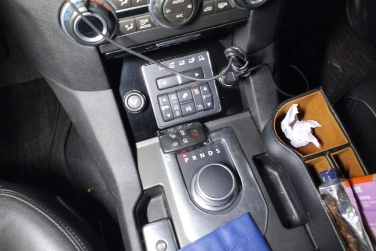 Used Land Rover Discovery 2014 3.0 SC V6 HSE Luxury Gear Lever