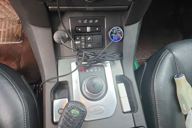 Used Land Rover Discovery 2014 3.0 SDV6 HSE Diesel Edition Gear Lever