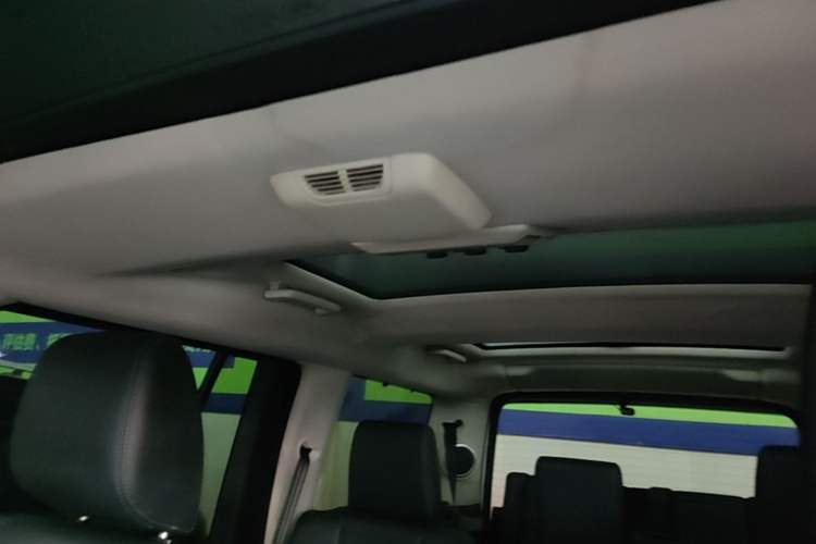 Used Land Rover Discovery 2014 3.0 SC V6 HSE Headliner