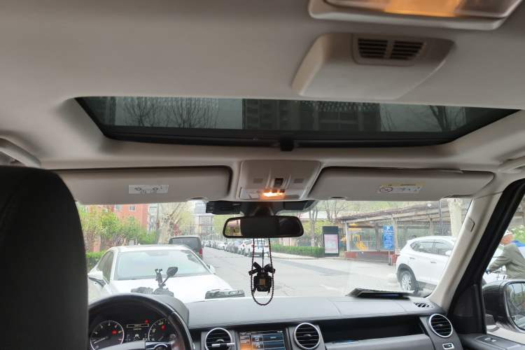 Used Land Rover Discovery 2014 3.0 SC V6 HSE Headliner