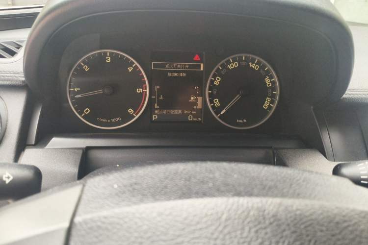 Used Land Rover Discovery 2014 3.0 SDV6 HSE Diesel Edition Instrument Cluster