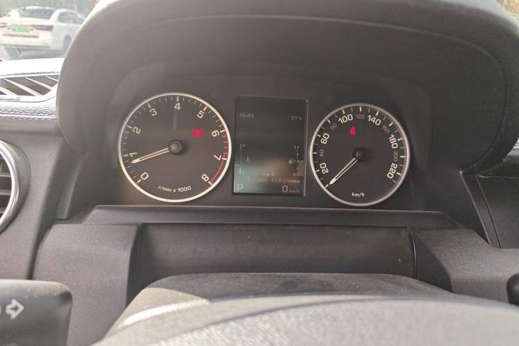 Used Land Rover Discovery 2014 3.0 SC V6 HSE Luxury Instrument Cluster