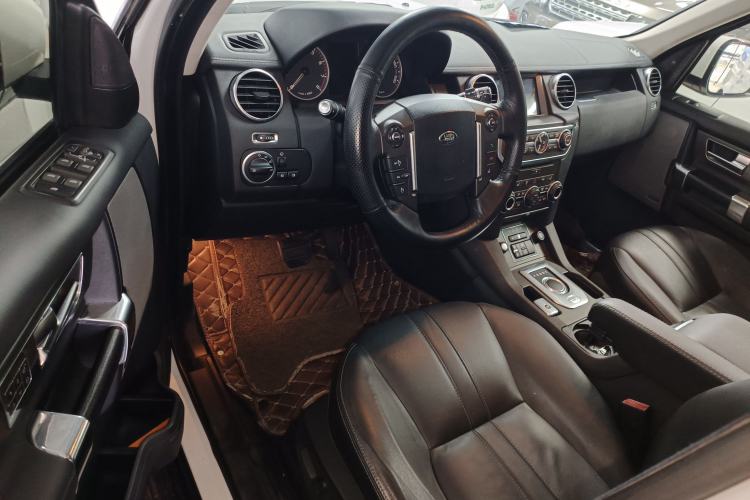 Used Land Rover Discovery 2014 3.0 SC V6 SE Interior 3