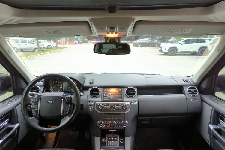 Used Land Rover Discovery 2014 3.0 SC V6 HSE Interior 4