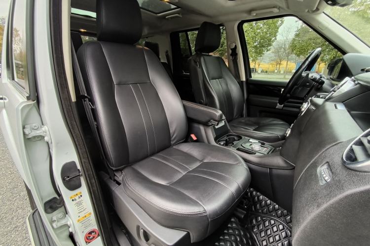 Used Land Rover Discovery 2014 3.0 SC V6 HSE Interior 5