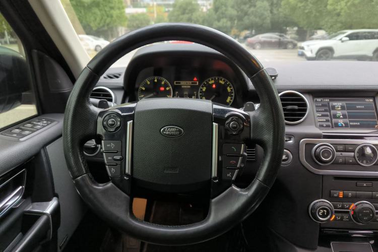 Used Land Rover Discovery 2014 3.0 SC V6 HSE Interior 7