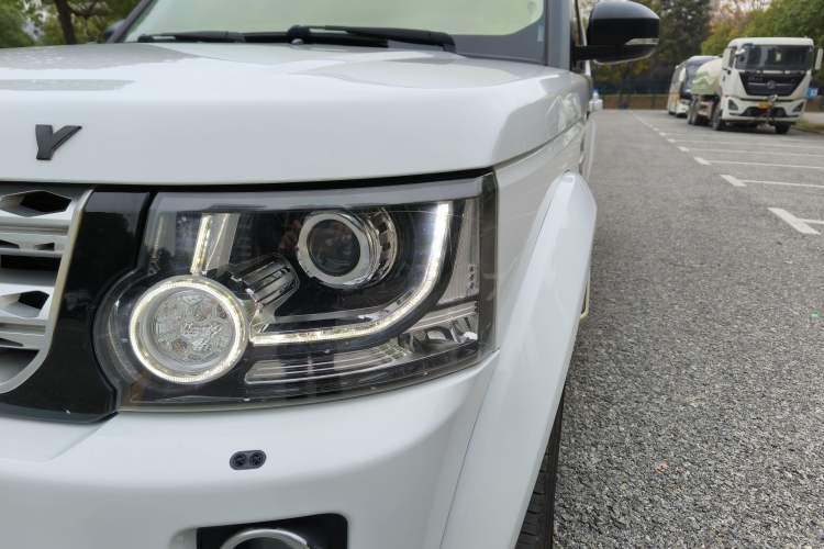 Used Land Rover Discovery 2014 3.0 SC V6 HSE Left Front Headlight