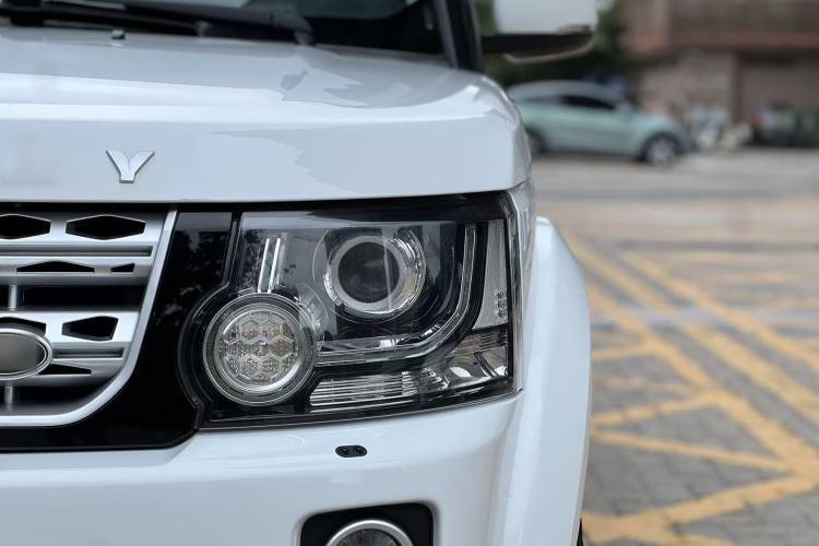 Used Land Rover Discovery 2014 3.0 SC V6 SE Left Front Headlight