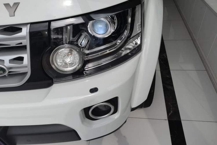Used Land Rover Discovery 2014 3.0 SDV6 HSE Diesel Edition Left Front Headlight