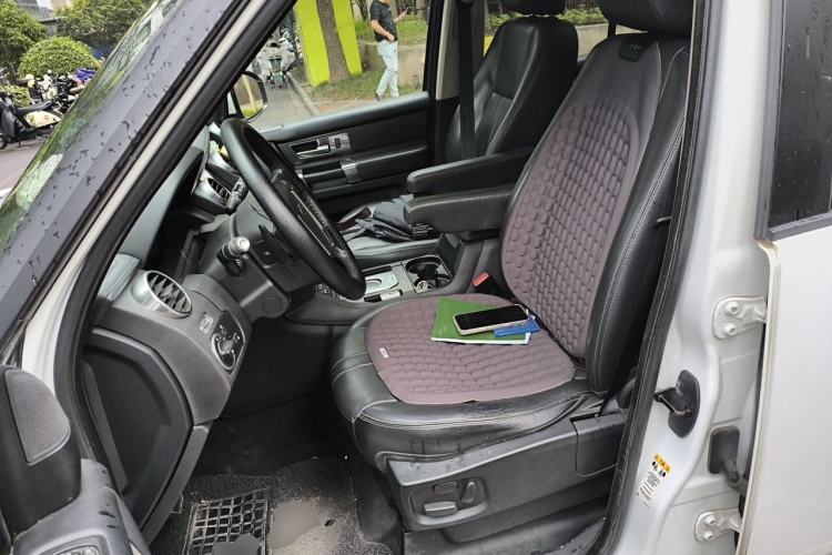 Used Land Rover Discovery 2014 3.0 SC V6 SE Left Front Seat