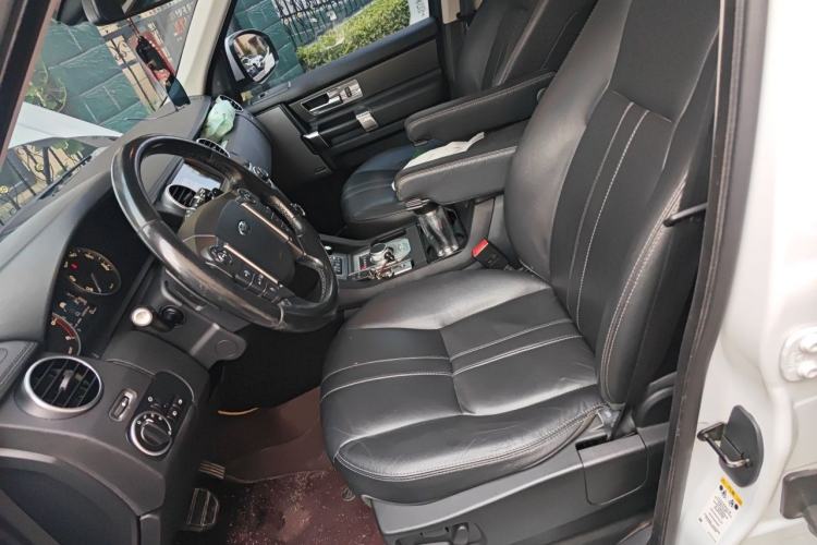 Used Land Rover Discovery 2014 3.0 SDV6 HSE Diesel Edition Left Front Seat