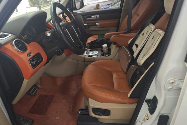 Used Land Rover Discovery 2014 3.0 SDV6 HSE Diesel Edition Left Front Seat