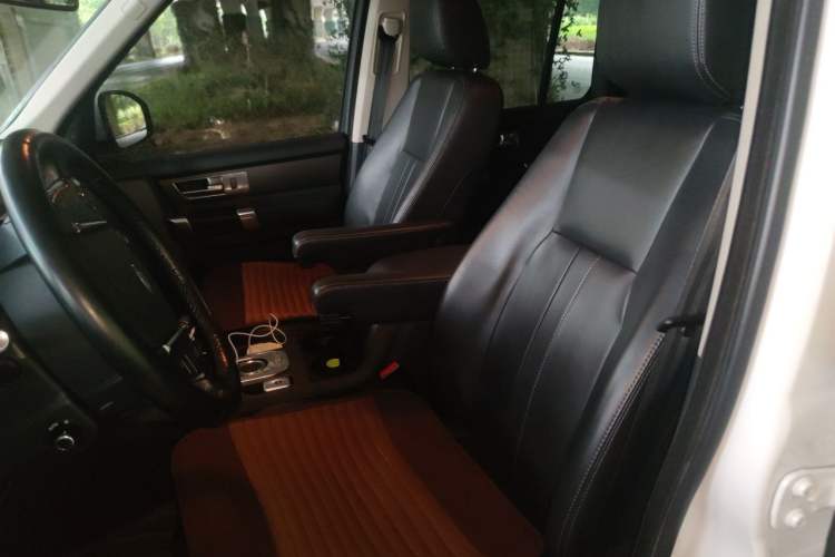 Used Land Rover Discovery 2014 3.0 SDV6 HSE Diesel Edition Left Front Seat