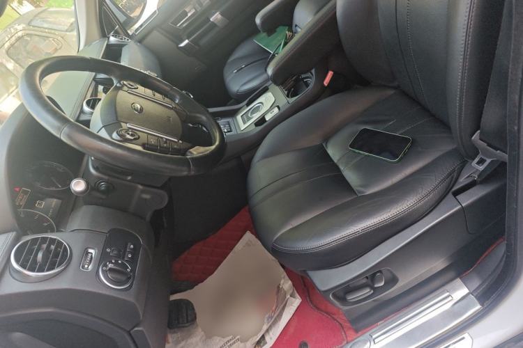 Used Land Rover Discovery 2014 3.0 SC V6 HSE Luxury Left Front Seat